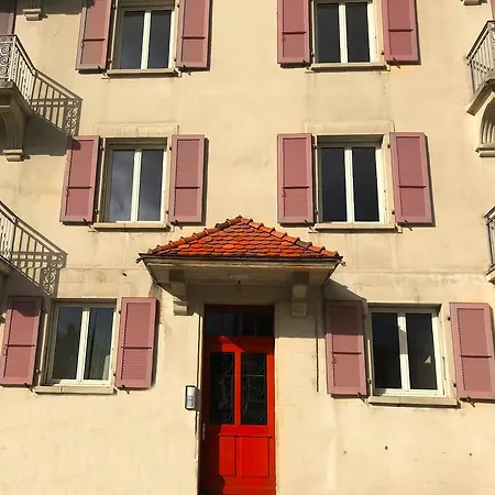 Appartement Douces Heures Avec Parking Couvert Prive Le Locle Exterior photo